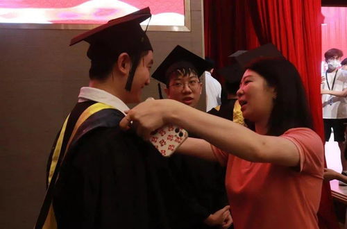 乘風(fēng)破浪，萬(wàn)里鵬程——計(jì)算機(jī)學(xué)院2020屆畢業(yè)典禮聚焦手機(jī)軟件開(kāi)發(fā)與運(yùn)營(yíng)未來(lái)